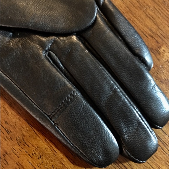NWT. “Excelled” Women’s Lamb Leather Gloves - Picture 5 of 7